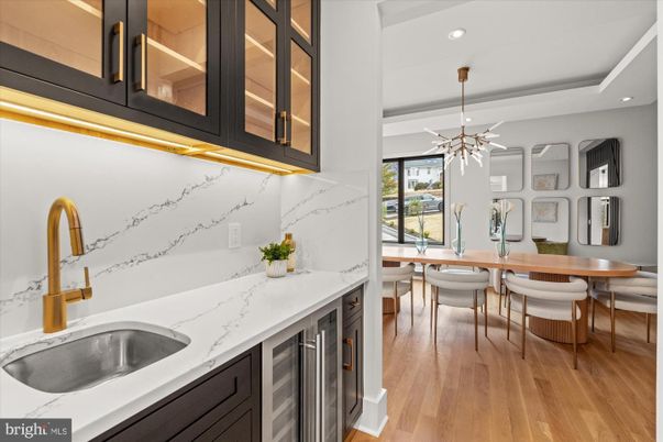 Dining room, Interior, Kitchen, Marble Walls, Pendant Lights, Recessed Lighting, Wood Texture Flooring