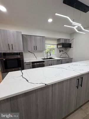 Interior, Kitchen, Pendant Lights, Recessed Lighting