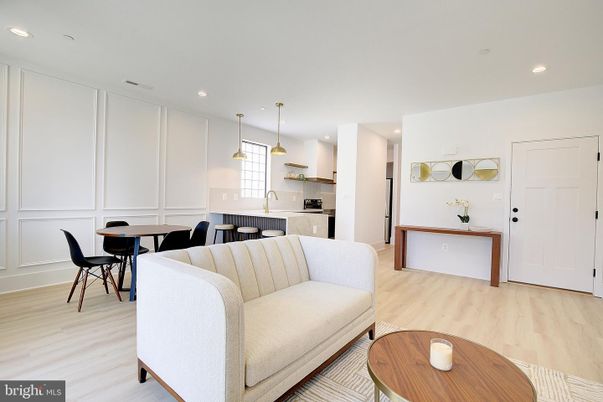 Dining room, Interior, Kitchen, Pendant Lights, Recessed Lighting, Wood Texture Flooring