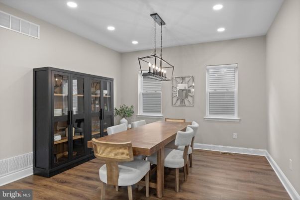 Chandelier, Dining room, Interior, Pendant Lights, Recessed Lighting, Wood Texture Flooring