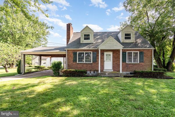 Attached, Exterior, Facade, Brick Facade, Cape Cod
