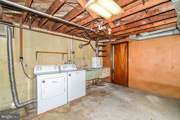 Interior, Washer, Wooden Beams, Wooden Ceilings