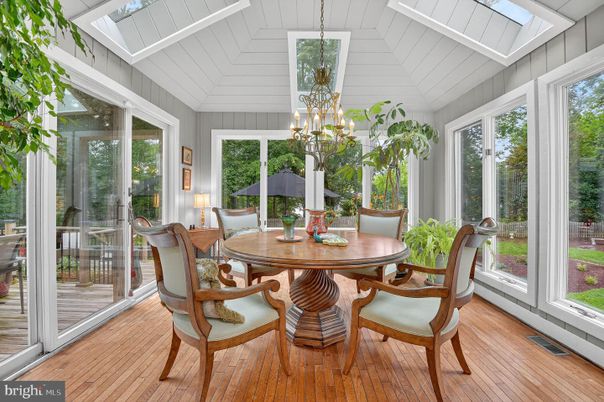 Dining room, Interior, Sun Room, Wood Texture Flooring