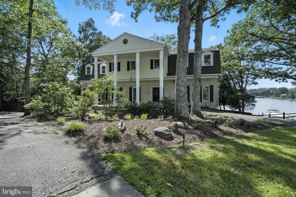 Backyard, Exterior, Facade, Water, Georgian