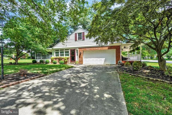 Attached, Exterior, Facade, Brick Facade, Cape Cod