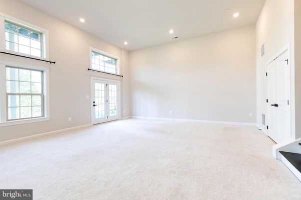 Empty room, Interior, Recessed Lighting