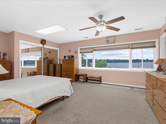 Bedroom, Interior, Water