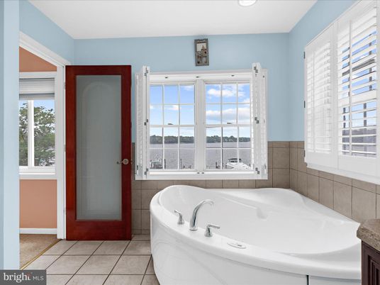 Bathroom, Interior, Recessed Lighting, Water