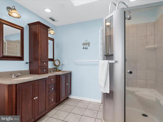 Bathroom, Interior, Recessed Lighting