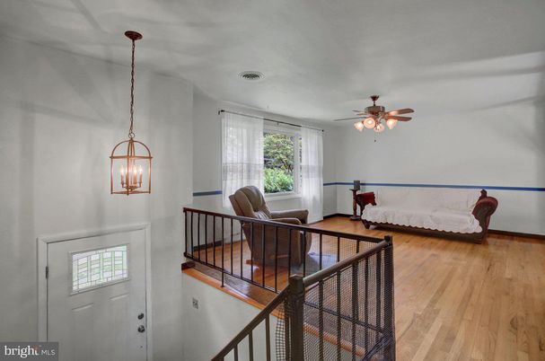 Bedroom, Interior, Pendant Lights, Wood Texture Flooring