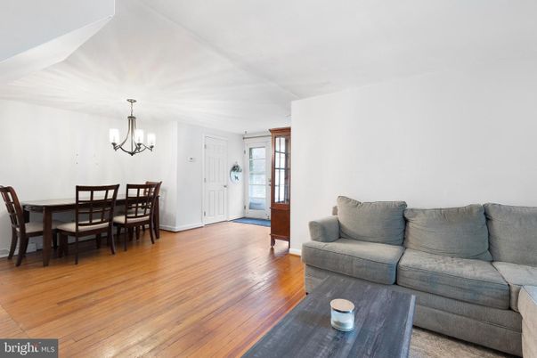 Chandelier, Dining room, Interior, Living room, Wood Texture Flooring