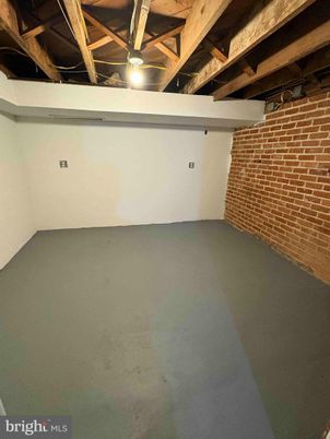 Empty room, Interior, Stone Walls, Wooden Beams