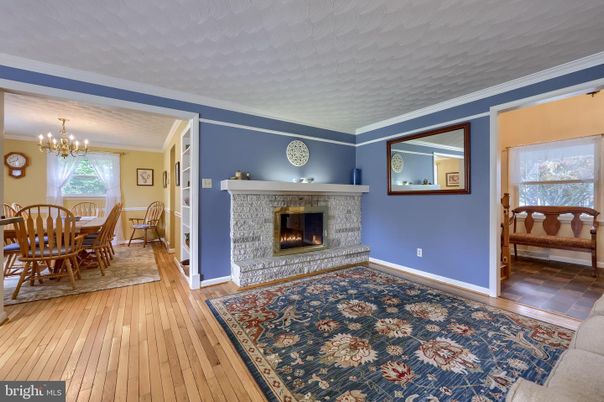 Chandelier, Dining room, Fireplace, Interior, Wood Texture Flooring