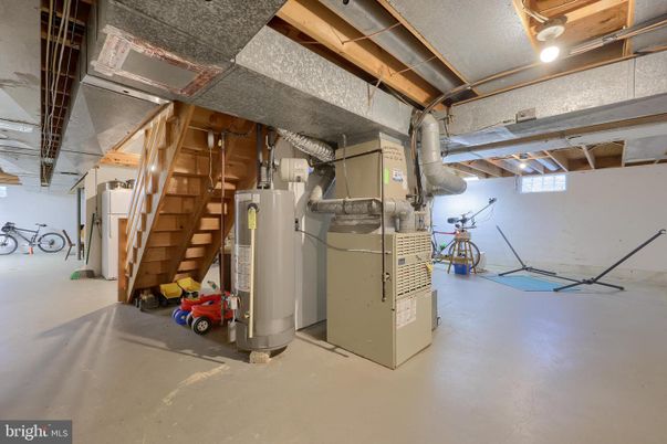 Garage, Interior, Washer