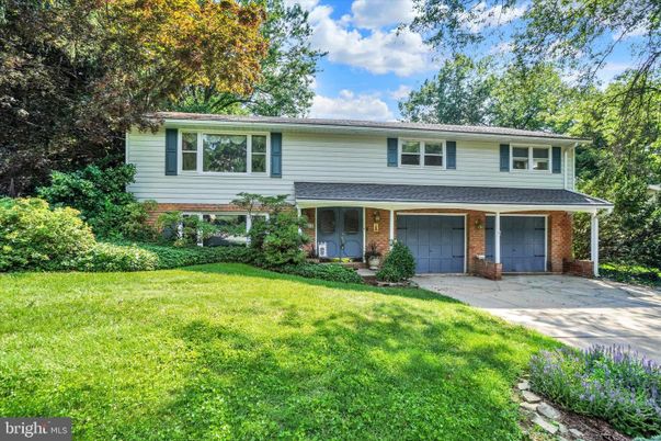 Attached, Exterior, Facade, Brick Facade, Raised Ranch