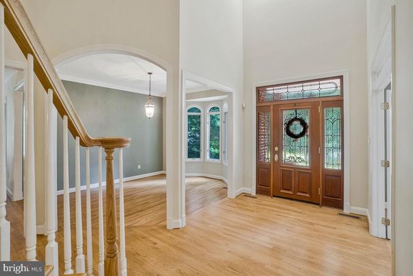 Interior, Pendant Lights, Wood Texture Flooring
