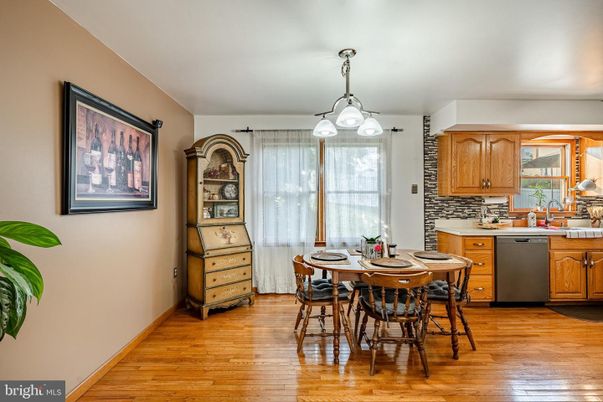 Dining room, Interior, Kitchen, Pendant Lights, Wood Texture Flooring