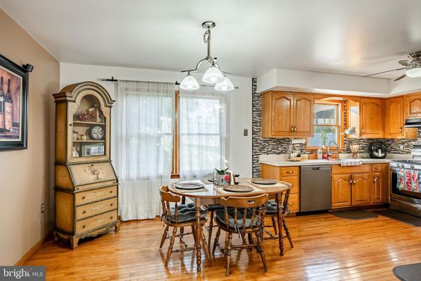 Dining room, Interior, Kitchen, Pendant Lights, Wood Texture Flooring