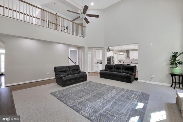 Interior, Living room, Pendant Lights, Recessed Lighting, Wood Texture Flooring