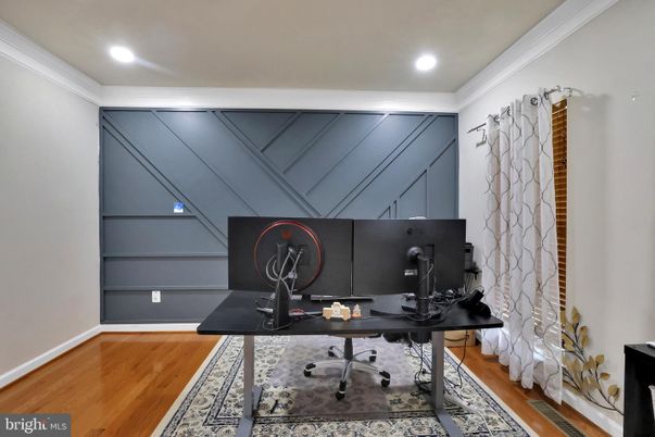 Home Office, Interior, Recessed Lighting, Wood Texture Flooring