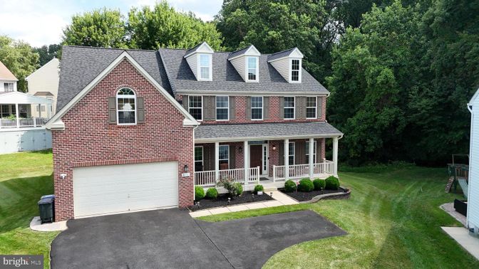 Attached, Exterior, Facade, Brick Facade, Brick Traditional