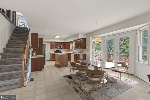 Dining room, Interior, Kitchen, Pendant Lights, Stainless Steel Appliances