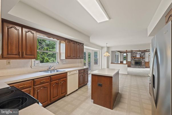 Fireplace, Interior, Kitchen, Pendant Lights