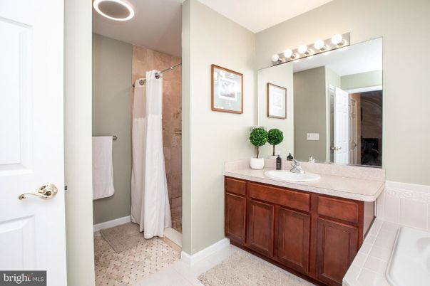 Bathroom, Interior, Recessed Lighting, Tile Countertops