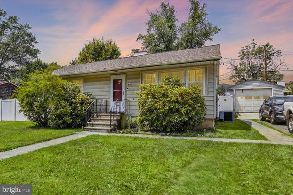 Detached Garage, Exterior, Facade, Cape Cod