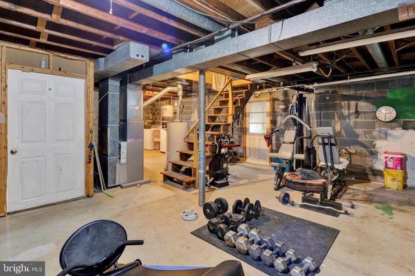 Fitness Equipment, Interior, Wooden Beams
