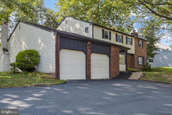 Attached, Exterior, Facade, Brick Facade, Rowhouse