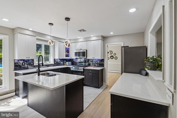 Interior, Kitchen, Pendant Lights, Recessed Lighting, Wood Texture Flooring