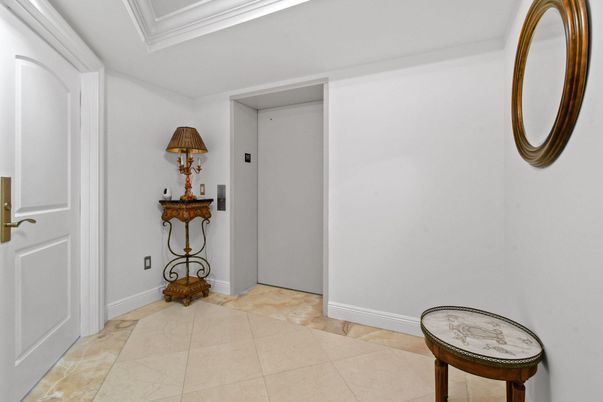 Elevator, Interior