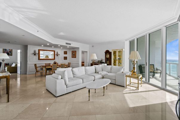 Dining room, Interior, Living room, Recessed Lighting, Water