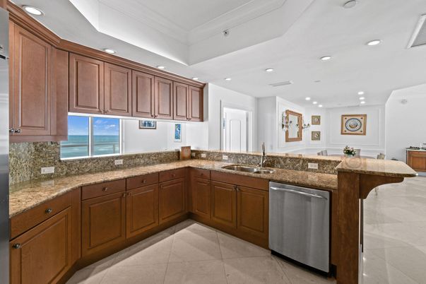Interior, Kitchen, Recessed Lighting