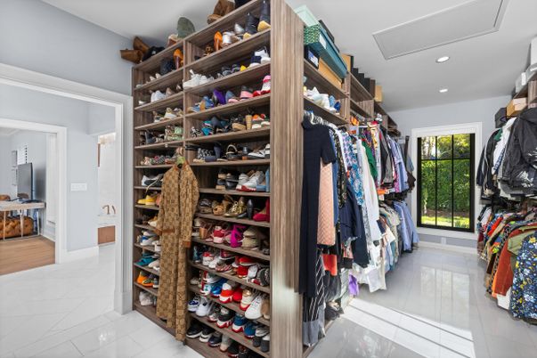 Interior, Marble, Recessed Lighting, Walk-in Closets