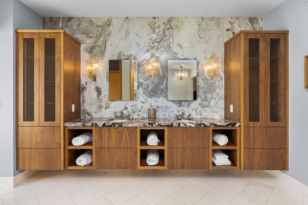 Bathroom, Dual Sink Vanities, Interior