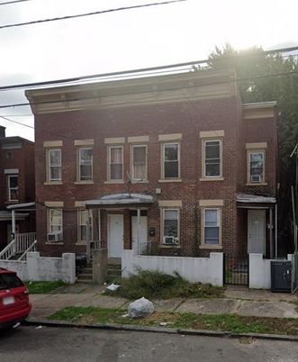 Exterior, Facade, Brick Facade, Rowhouse
