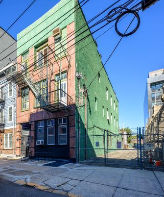 Exterior, Facade, Brick Facade, Rowhouse