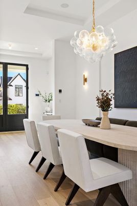 Chandelier, Dining room, Interior, Recessed Lighting, Wood Texture Flooring