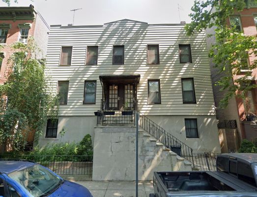 Exterior, Facade, Rowhouse