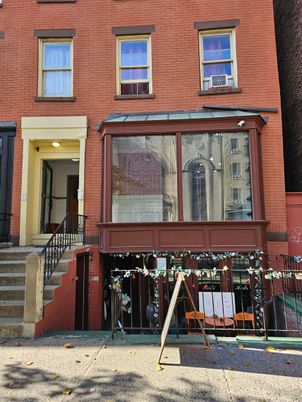 Exterior, Facade, Rowhouse