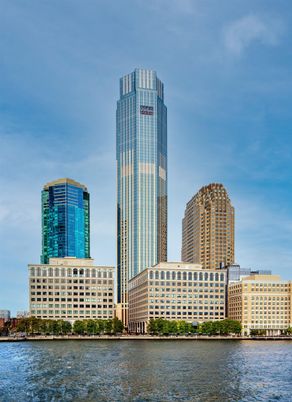 Exterior, Facade, Lake, Highrise