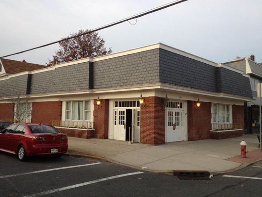 Exterior, Facade, Brick Facade, Cape Cod