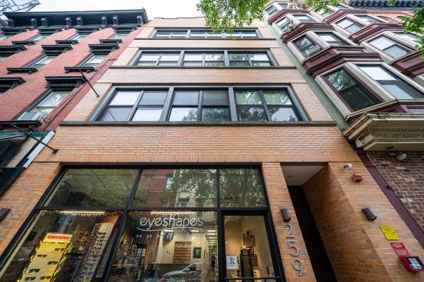 Exterior, Facade, Brick Facade, Rowhouse