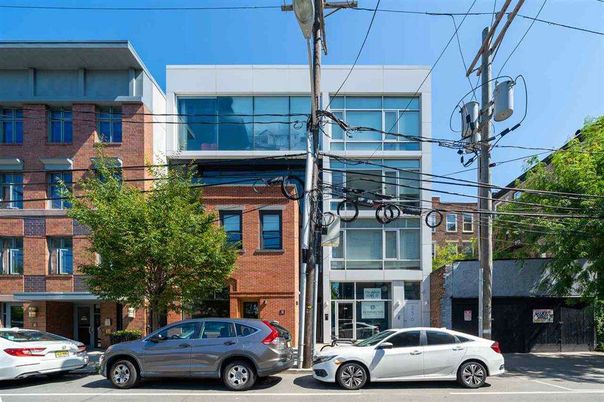Exterior, Facade, Brick Facade, Rowhouse
