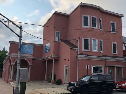 Exterior, Facade, Rowhouse