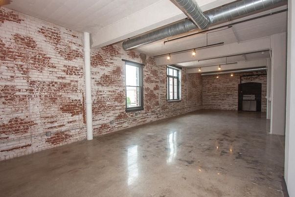 Garage, Interior, Stone Walls