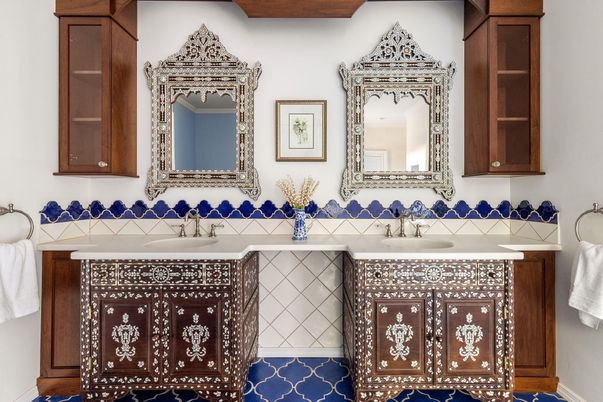 Bathroom, Dual Sink Vanities, Interior