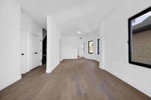 Empty room, Interior, Recessed Lighting, Wood Texture Flooring